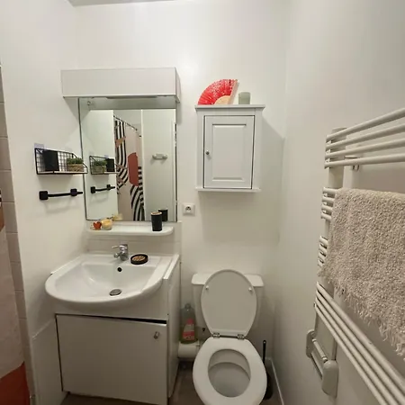 Cozy Studio In La Defense *