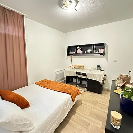 Cozy In La Defense Гостевой дом Курбевуа